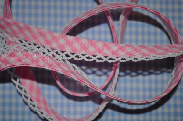 Schrägband vichy karo mit Häkelborte rosa