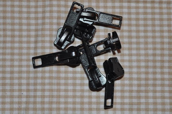 Schieber/Zipper 5 mm grob Reißverschluss schwarz