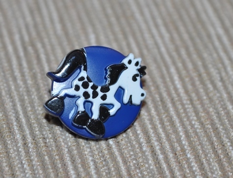 Knopf Pferd mit Öse dunkelblau