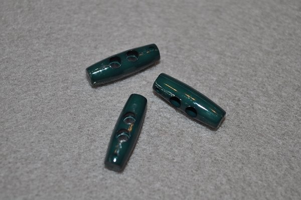 Polyesterknebel 2-Loch 2cm dunkelgrün
