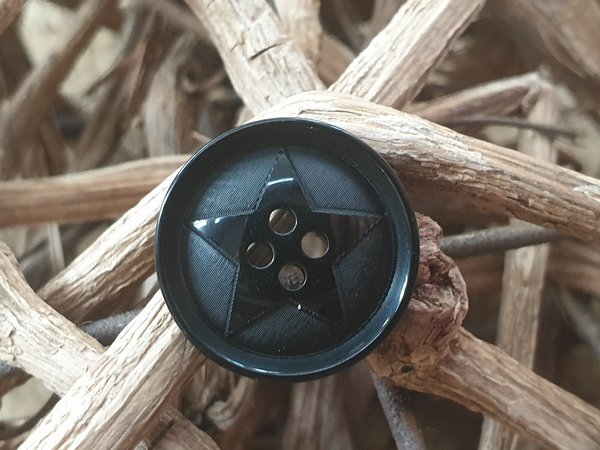 Polyesterknopf 4-Loch Stern schwarz 18mm